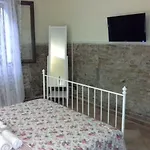 Bed & Breakfast Happiness In The Country