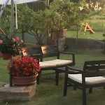 ベッド・アンド・ブレックファスト Happiness In The Country