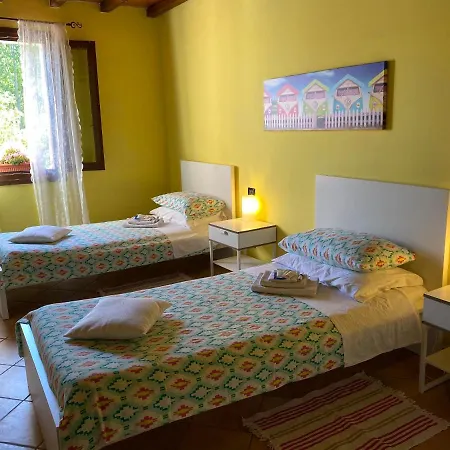 Happiness In The Country Couette-café *