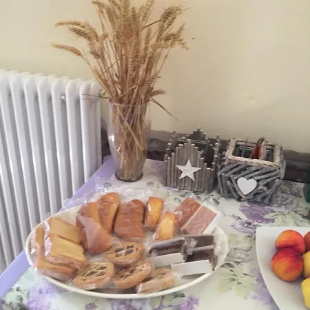 Happiness In The Country بريشيلّو