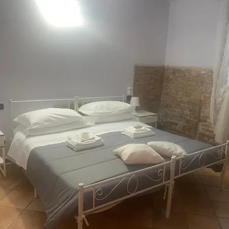 Bed & Breakfast Happiness In The Country