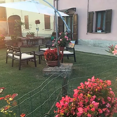 Bed & Breakfast Happiness In The Country Brescello