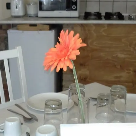 Happiness In The Country Couette-café *