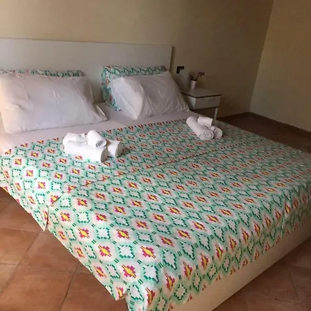 Happiness In The Country Couette-café *