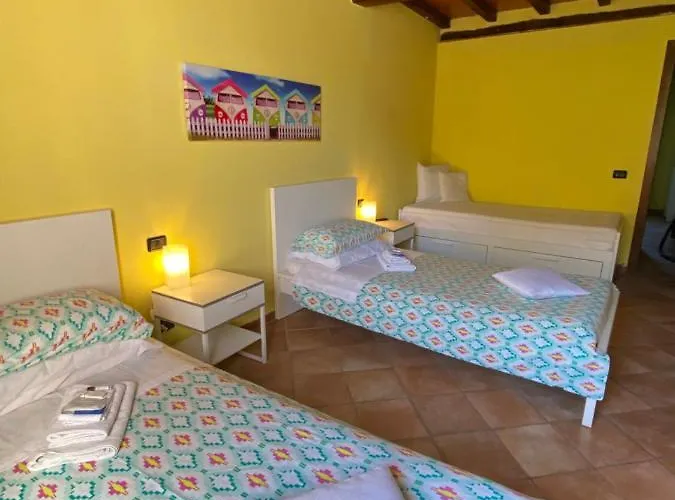 Bed & Breakfast Happiness In The Country *