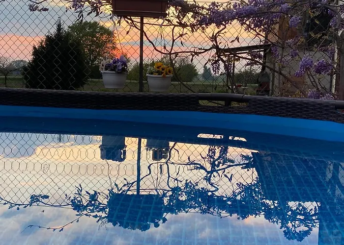 Happiness In The Country Bed & Breakfast *