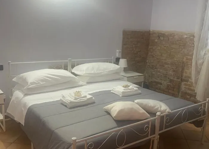 Bed & Breakfast Happiness In The Country