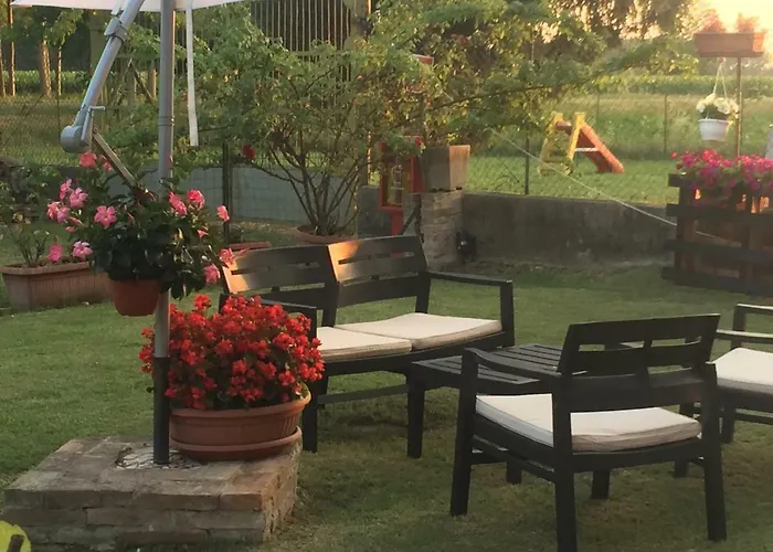 Bed & Breakfast Happiness In The Country