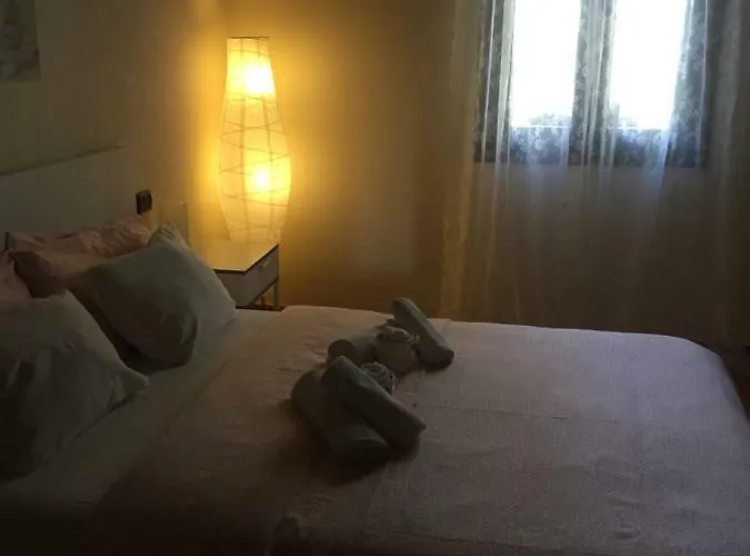 Bed & Breakfast Happiness In The Country